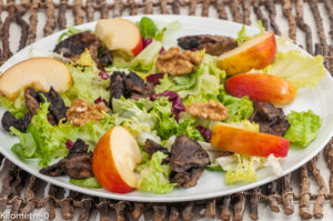 Photo de recette de salade, coulemelles, champignons, pomme, noix de Kilomètre-0, blog de cuisine réalisée à partir de produits locaux et issus de circuits courts