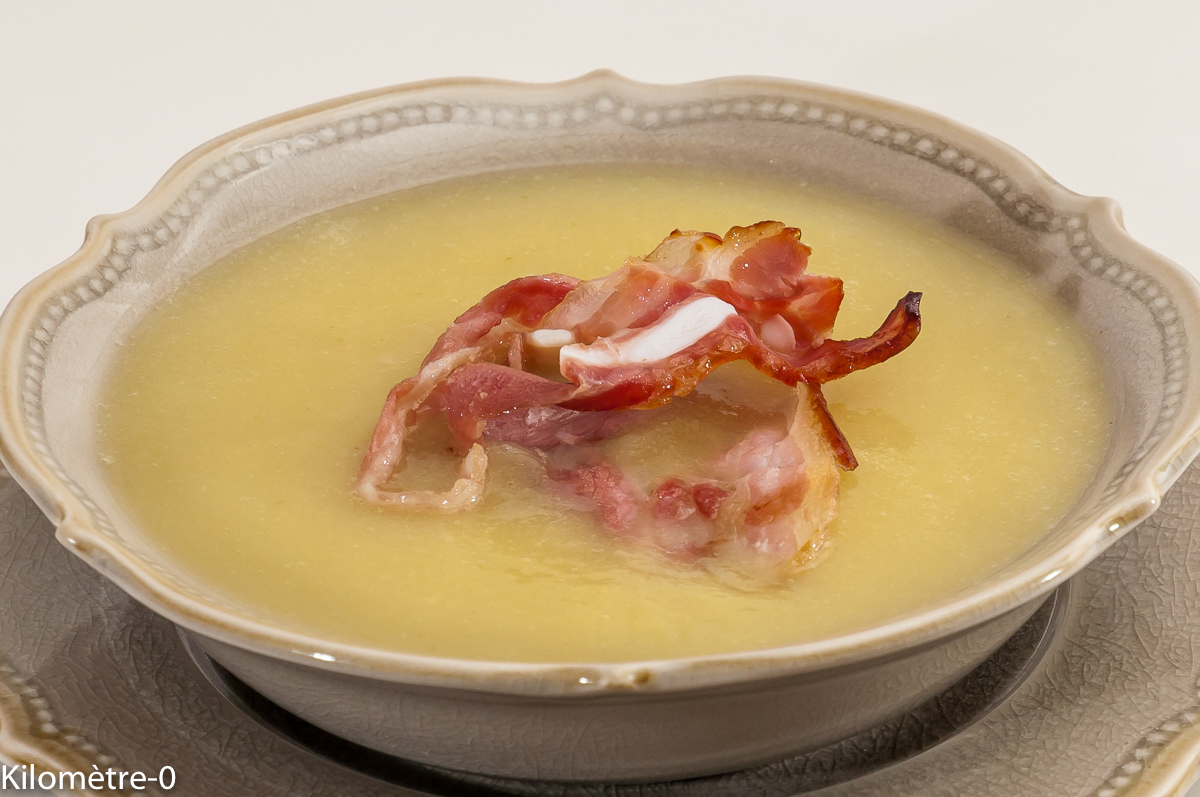 Photo de recette de soupe céleri, poireau, de Kilomètre-0, blog de cuisine réalisée à partir de produits locaux et issus de circuits courts