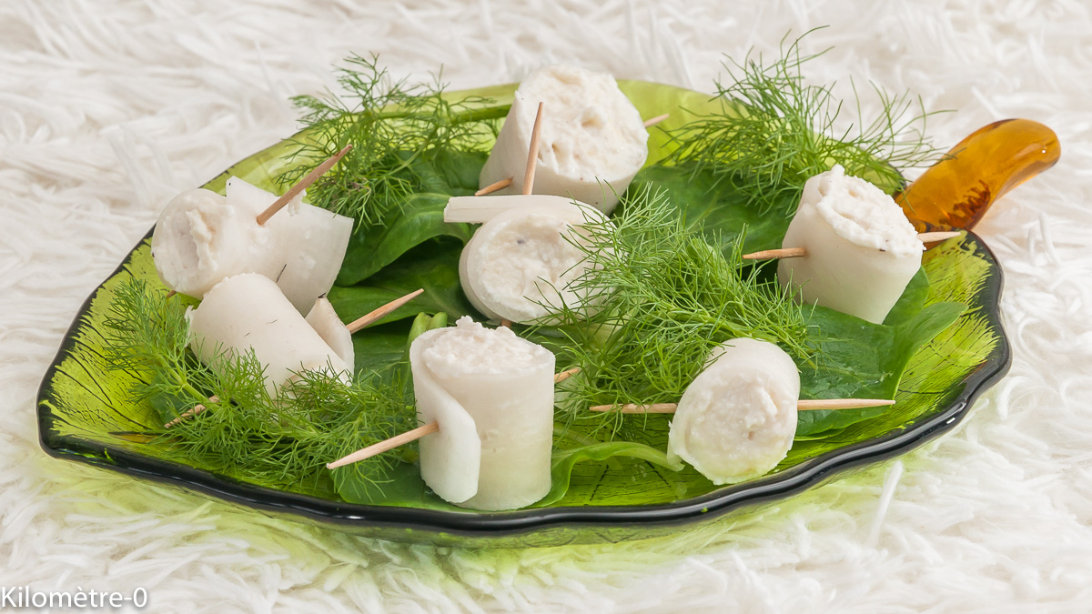 Photo de recette de bouchées, apéro, radis, noir, mousse de poisson, merlu de Kilomètre-0, blog de cuisine réalisée à partir de produits locaux et issus de circuits courts
