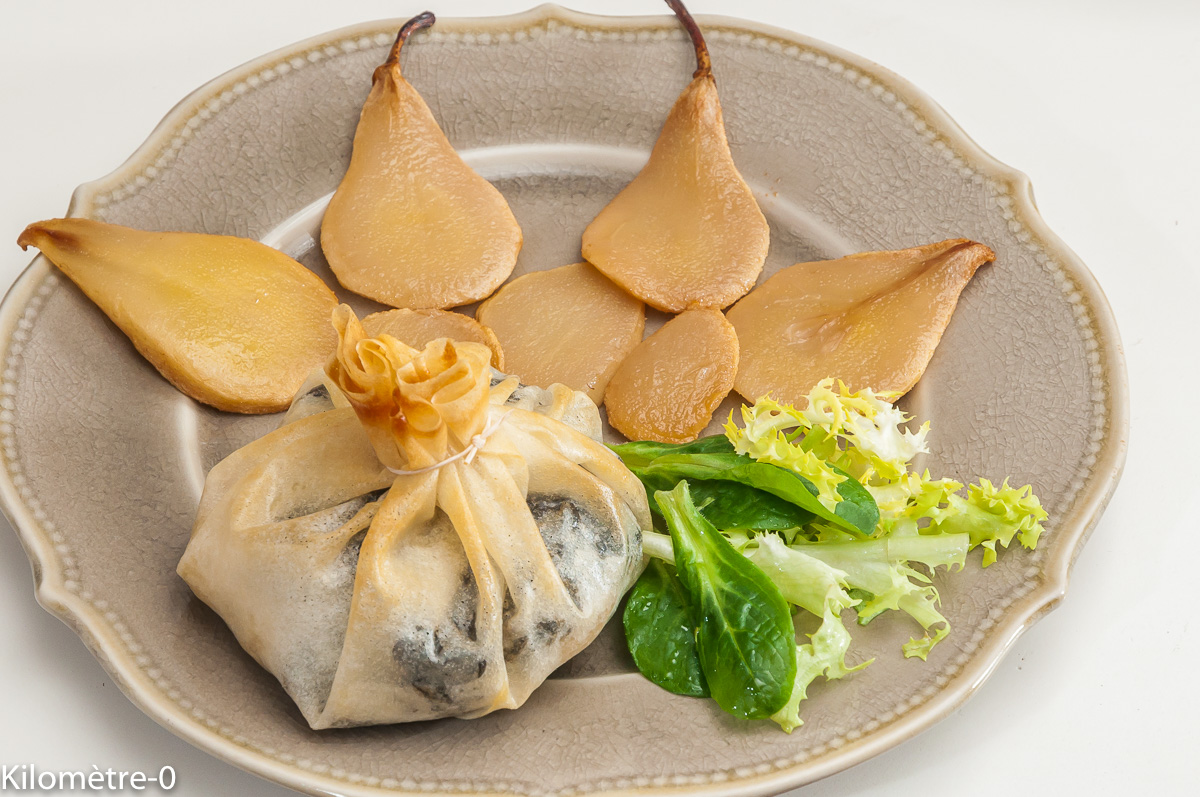 Photo de recette de brik, poire, boudin blanc, trompettes de la mort, champignons de Kilomètre-0, blog de cuisine réalisée à partir de produits locaux et issus de circuits courts