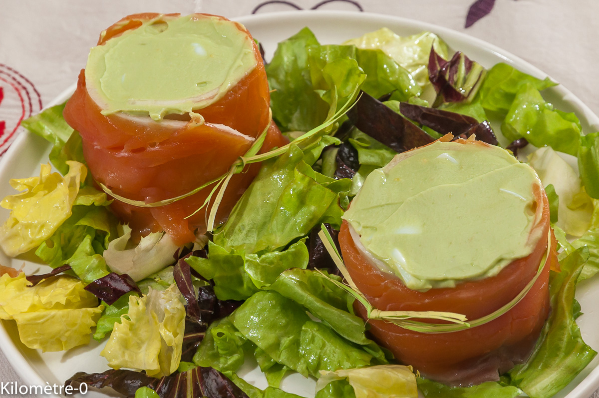 Photo de recette de roulé de saumon à l'avocat de Kilomètre-0, blog de cuisine réalisée à partir de produits locaux et issus de circuits courts