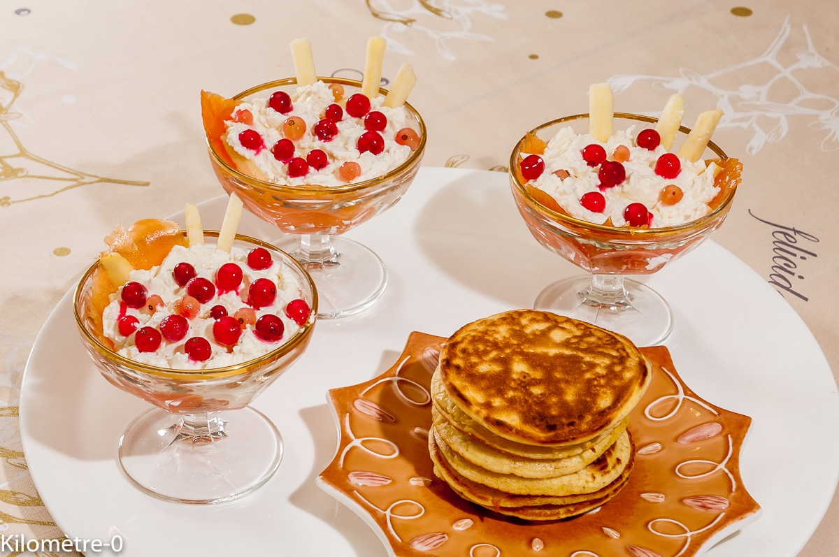 Photo de recette de saumon fumé, blinis, fruits de Kilomètre-0, blog de cuisine réalisée à partir de produits locaux et issus de circuits courts