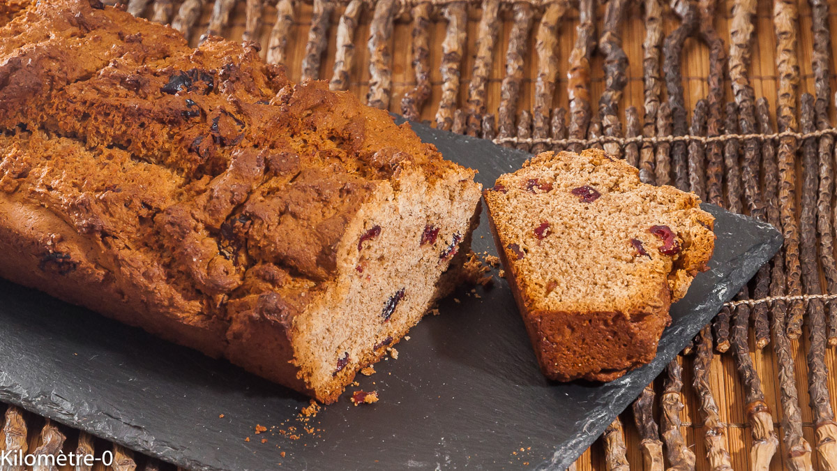 Photo de recette de cake châtaignes cranberries de Kilomètre-0, blog de cuisine réalisée à partir de produits locaux et issus de circuits courts