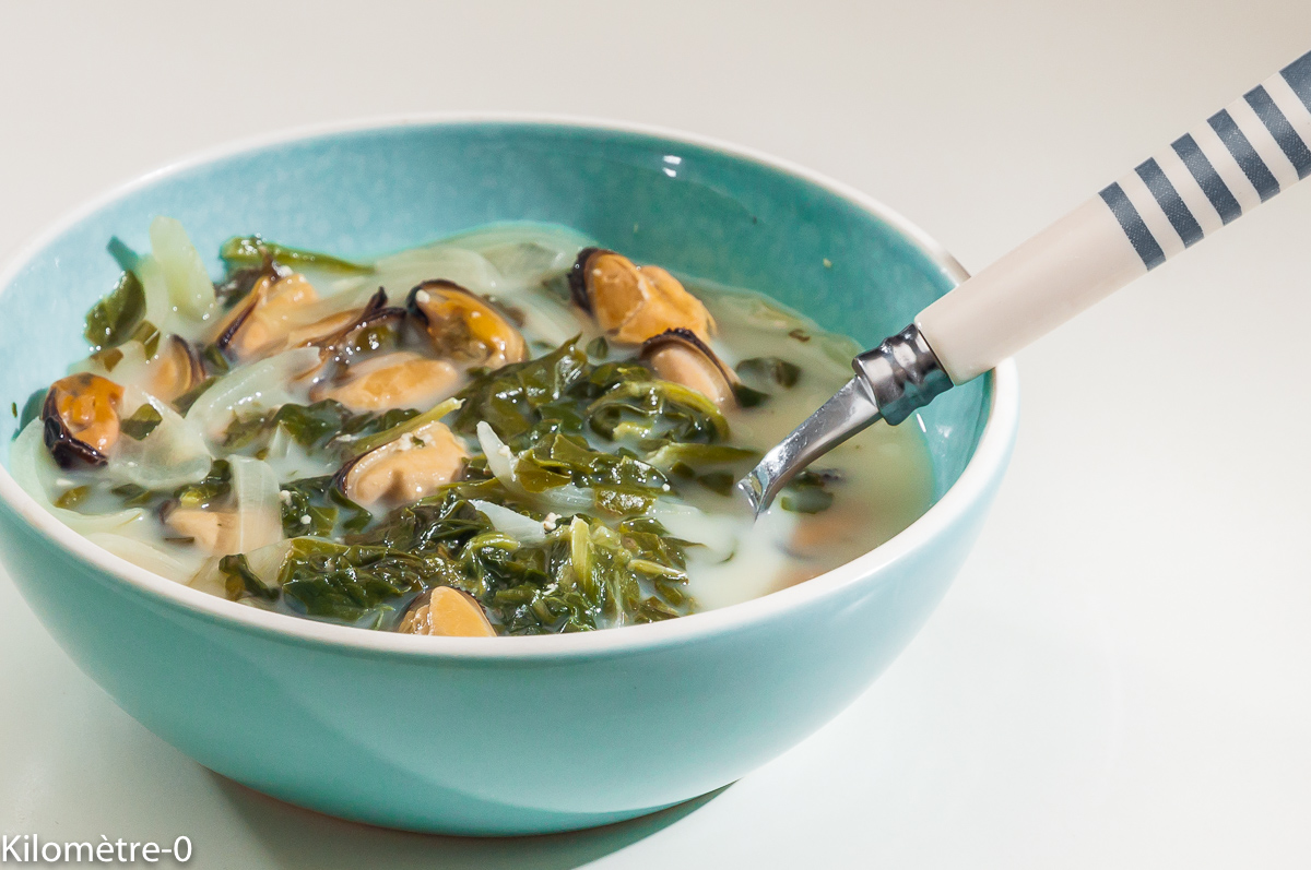 Photo de recette de soupe, moules, épinard, hiver, facile de Kilomètre-0, blog de cuisine réalisée à partir de produits locaux et issus de circuits courts
