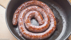 Photo de recette de saucisse, sanglier de Kilomètre-0, blog de cuisine réalisée à partir de produits locaux et issus de circuits courts