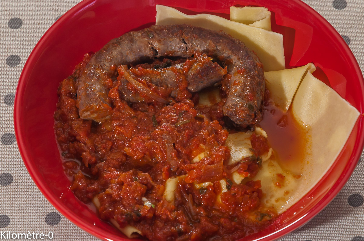 Photo de recette de saucisse, sanglier, tagliatelle de Kilomètre-0, blog de cuisine réalisée à partir de produits locaux et issus de circuits courts