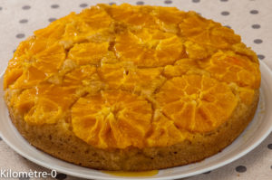 Photo de recette de dessert, gâteau, agrumes, oranges, fondant à l'orange, gâteau renversé, goûter, hiver, automne, bio,   de Kilomètre-0, blog de cuisine réalisée à partir de produits locaux et issus de circuits courts
