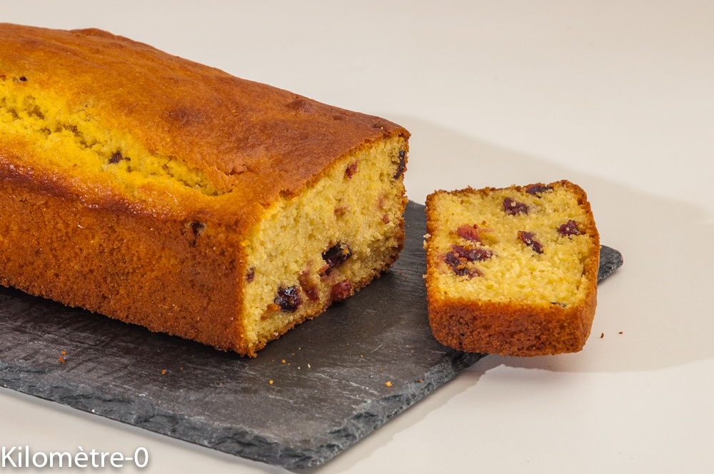 Photo de recette de gâteau du matin, cranberries, polenta, vanille de  Kilomètre-0, blog de cuisine réalisée à partir de produits locaux et issus de circuits courts