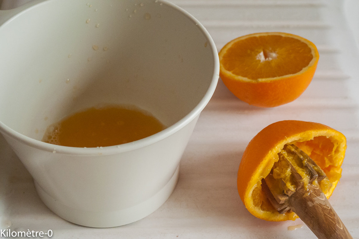 Photo de recette de jus d'orange bio, presser une orange de Kilomètre-0, blog de cuisine réalisée à partir de produits locaux et issus de circuits courts