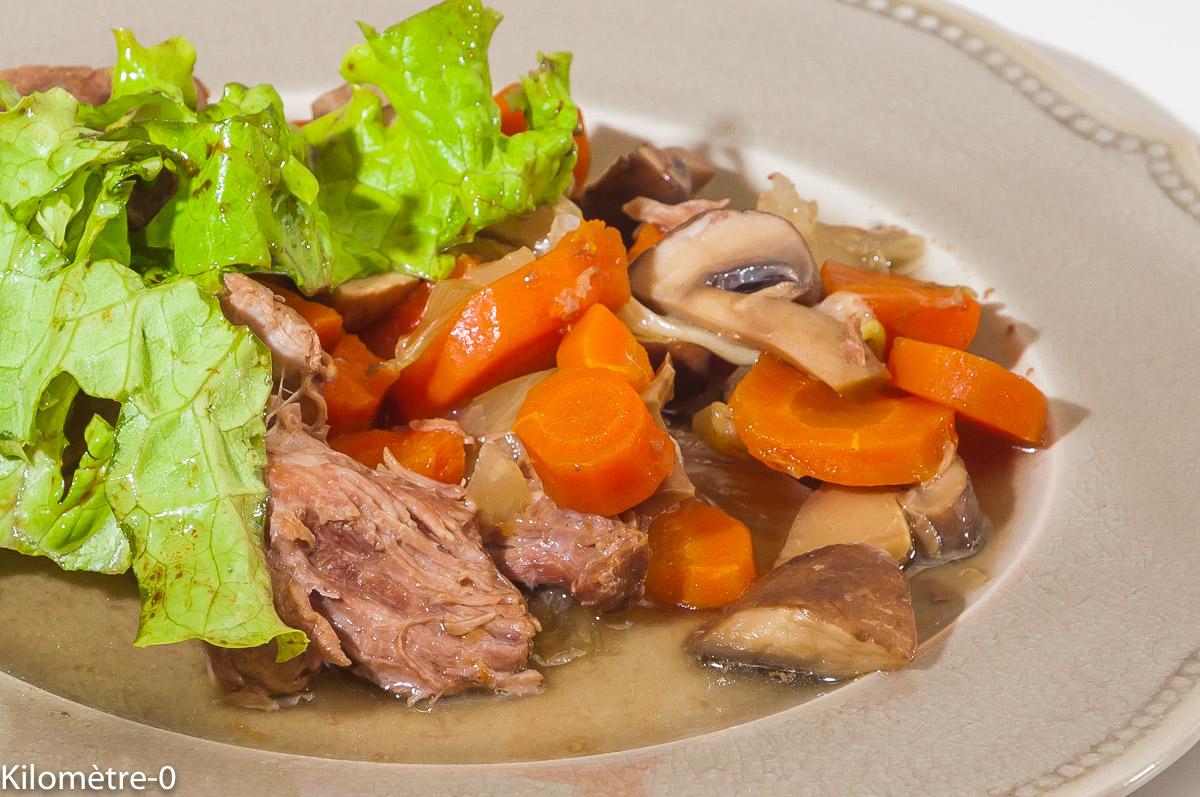 Photo de recette d'estouffade de veau, légumes, champignons de Kilomètre-0, blog de cuisine réalisée à partir de produits locaux et issus de circuits courts