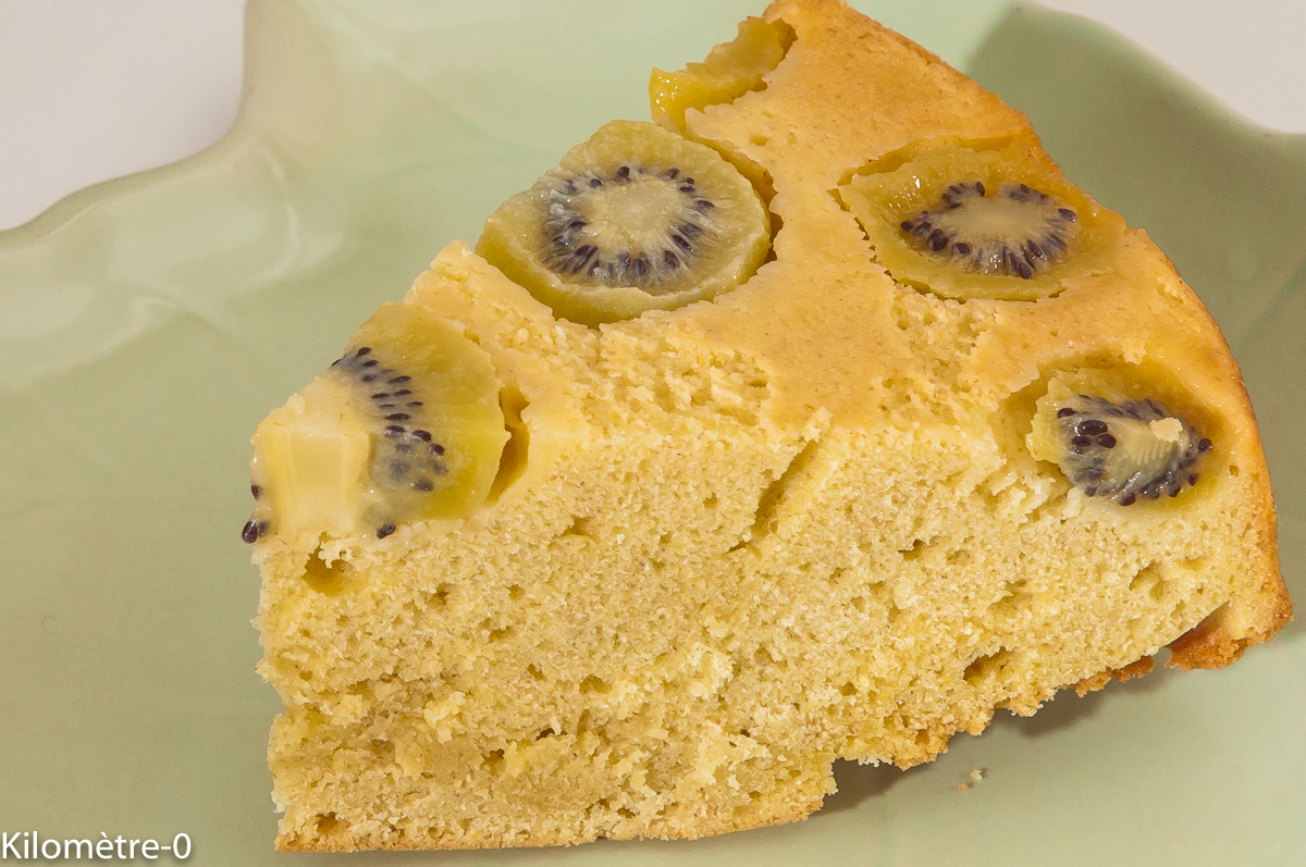 Photo de recette de gâteau aux kiwis facile de Kilomètre-0, blog de cuisine réalisée à partir de produits locaux et issus de circuits courts