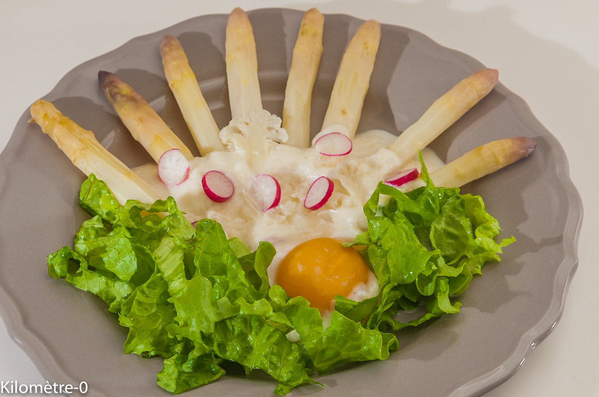 Photo de recette d'asperges blanche, sauce légère de Kilomètre-0, blog de cuisine réalisée à partir de produits locaux et issus de circuits courts