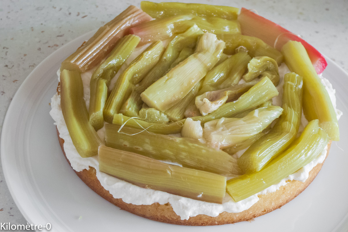 Photo de recette de gâteau facile, rhubarbe, crème de Kilomètre-0, blog de cuisine réalisée à partir de produits locaux et issus de circuits courts