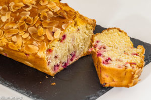 Photo de recette de  gâteau du matin, cake, amandes, groseilles de Kilomètre-0, blog de cuisine réalisée à partir de produits locaux et issus de circuits courts