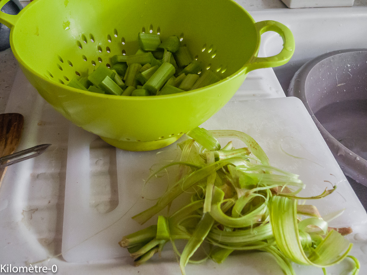 Photo de recette de tajine, rhubarbe, de Kilomètre-0, blog de cuisine réalisée à partir de produits locaux et issus de circuits courts
