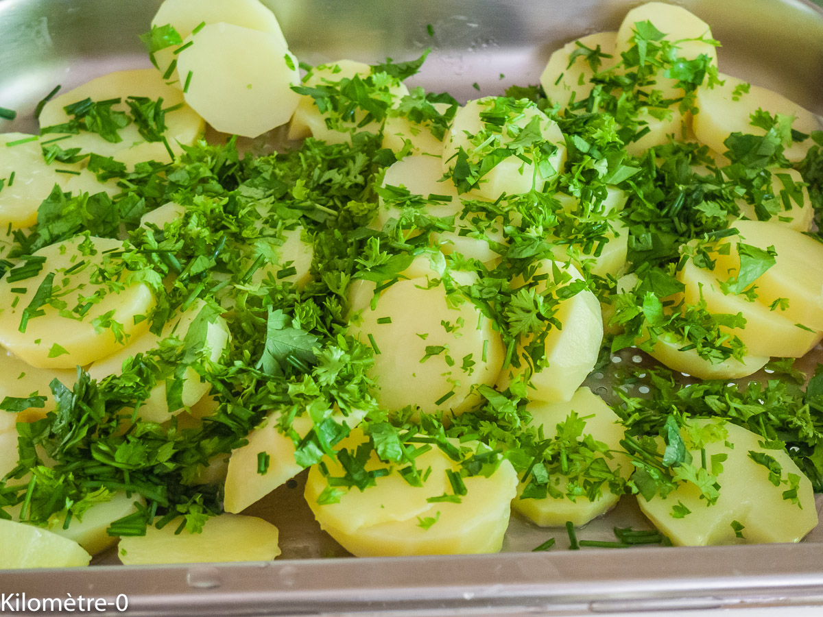 Photo de recette de pommes de terre, salade facile de Kilomètre-0, blog de cuisine réalisée à partir de produits locaux et issus de circuits courts