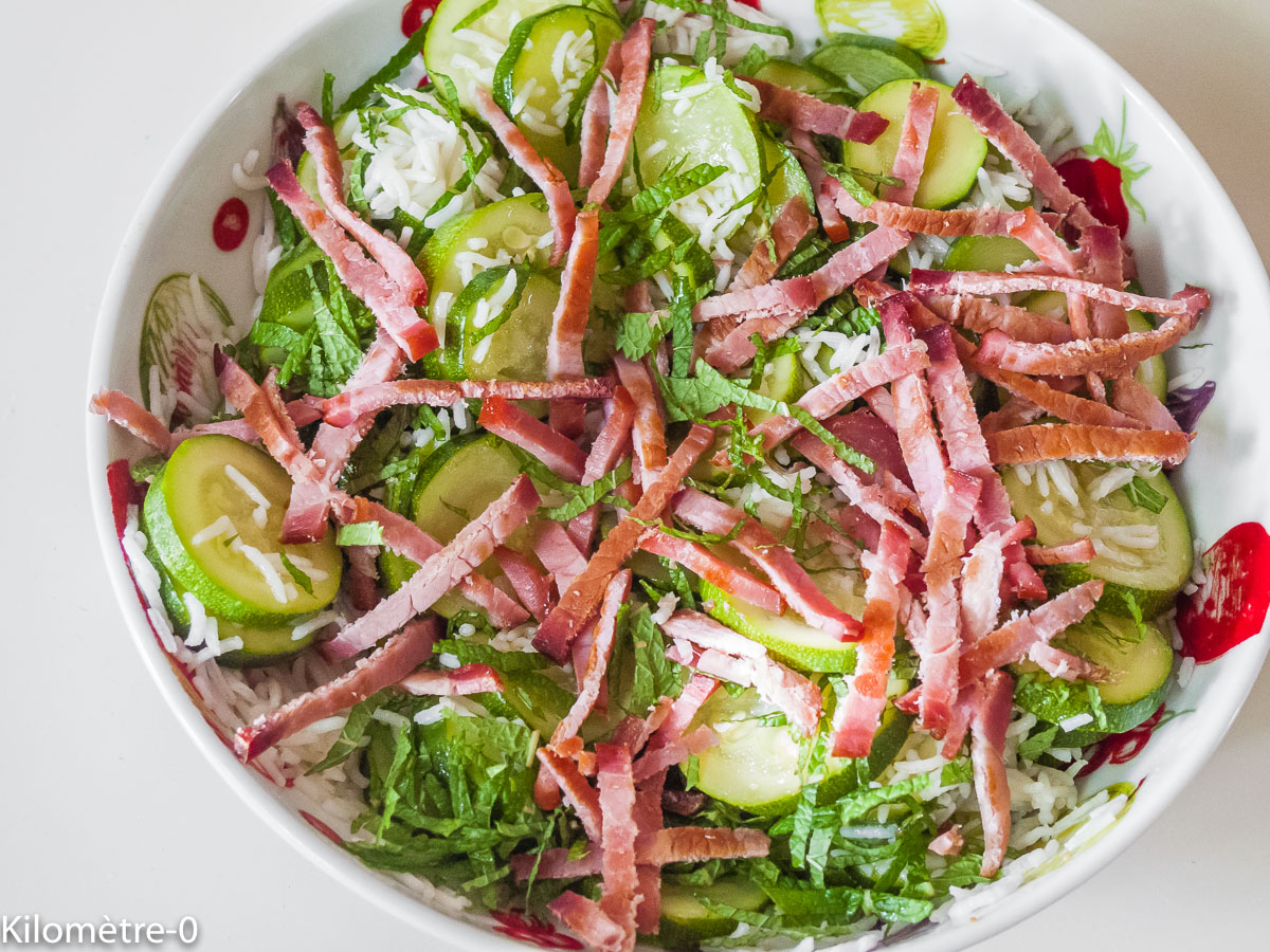 Photo de recette de salade facile au riz, légumes, jambon de Kilomètre-0, blog de cuisine réalisée à partir de produits locaux et issus de circuits courts