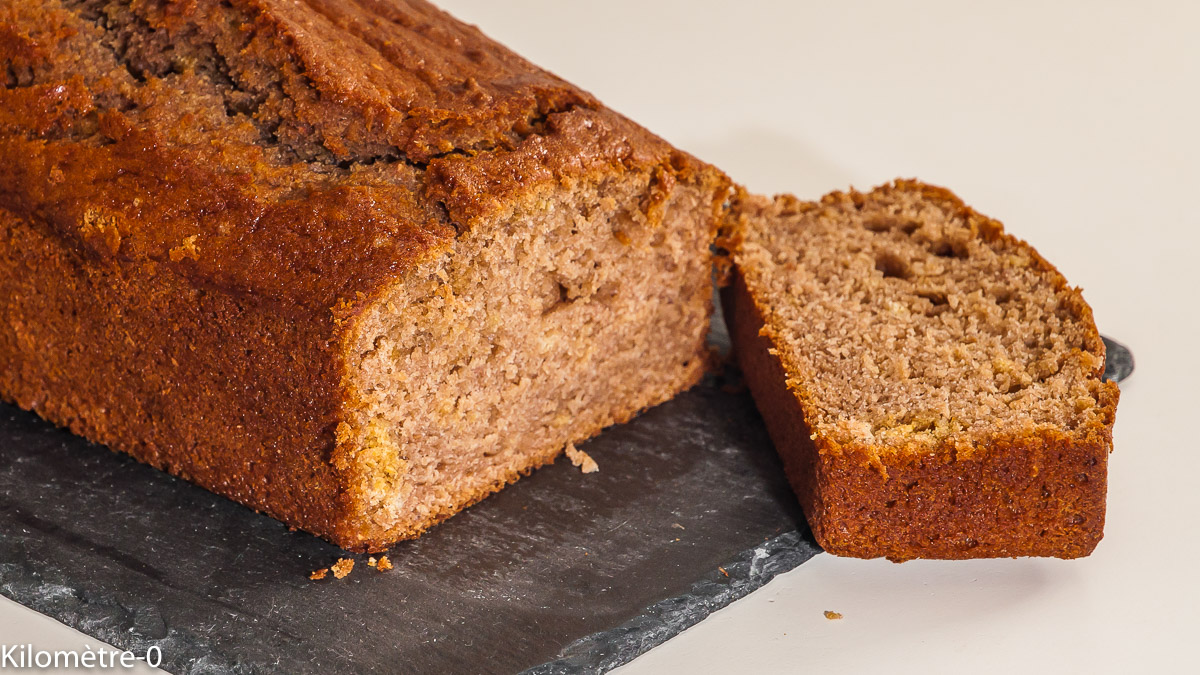 Photo de recette de cake, gâteau du matin, facile, rapide, fruits rouges, framboises de Kilomètre-0, blog de cuisine réalisée à partir de produits locaux et issus de circuits courts