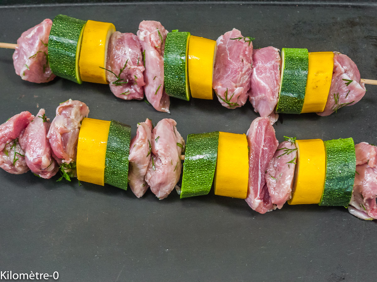 Photo de recette de brochettes, faciles, courgettes, viande, sot l'y laisse de Kilomètre-0, blog de cuisine réalisée à partir de produits locaux et issus de circuits courts