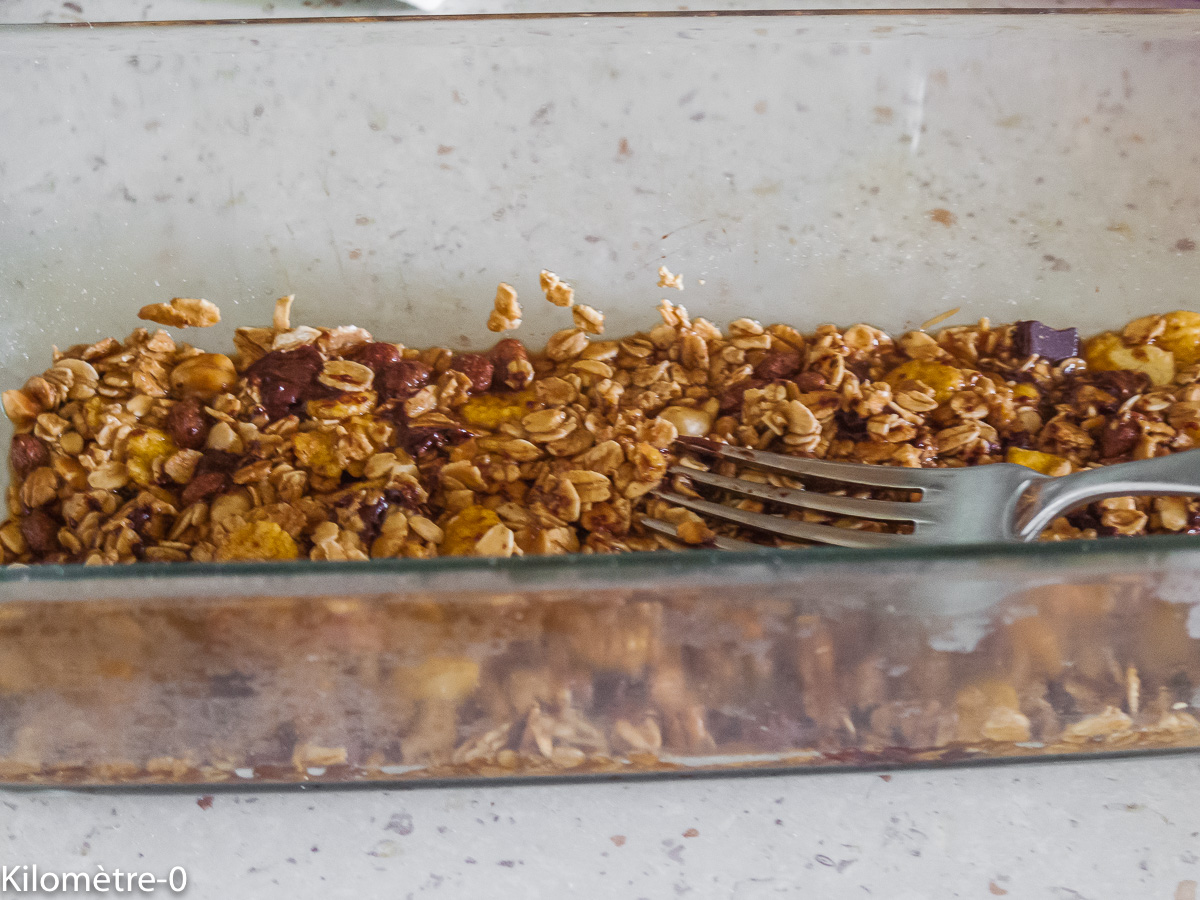Tiramisu au muesli et au coulis de cassis : étape 2 — ...et versez la petite tasse de café dessus.