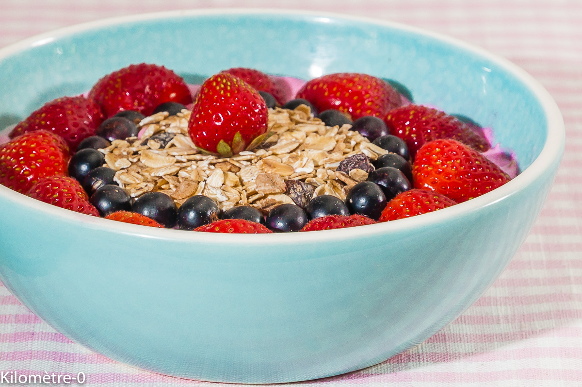 Photo de recette de muesli bio, fruits rouges de Kilomètre0, blog de