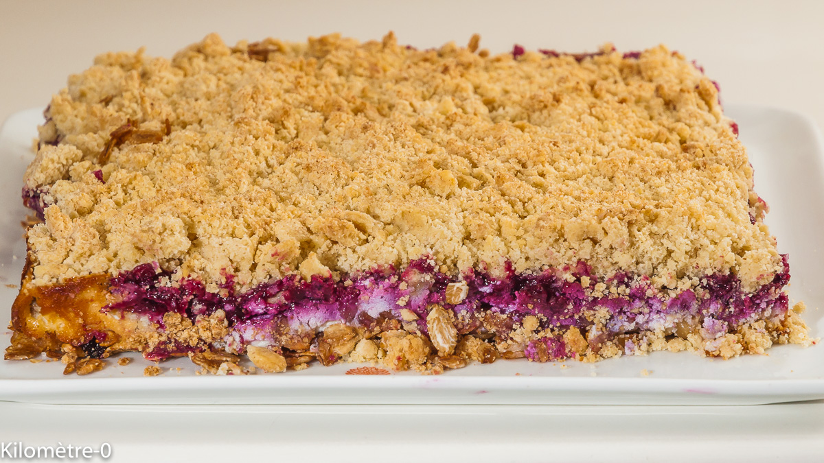 Photo de recette de carré crumble, cassis, ricotta, muesli, céréales, recette healthy, Kilomètre-0, blog de cuisine réalisée à partir de produits locaux et issus de circuits courts