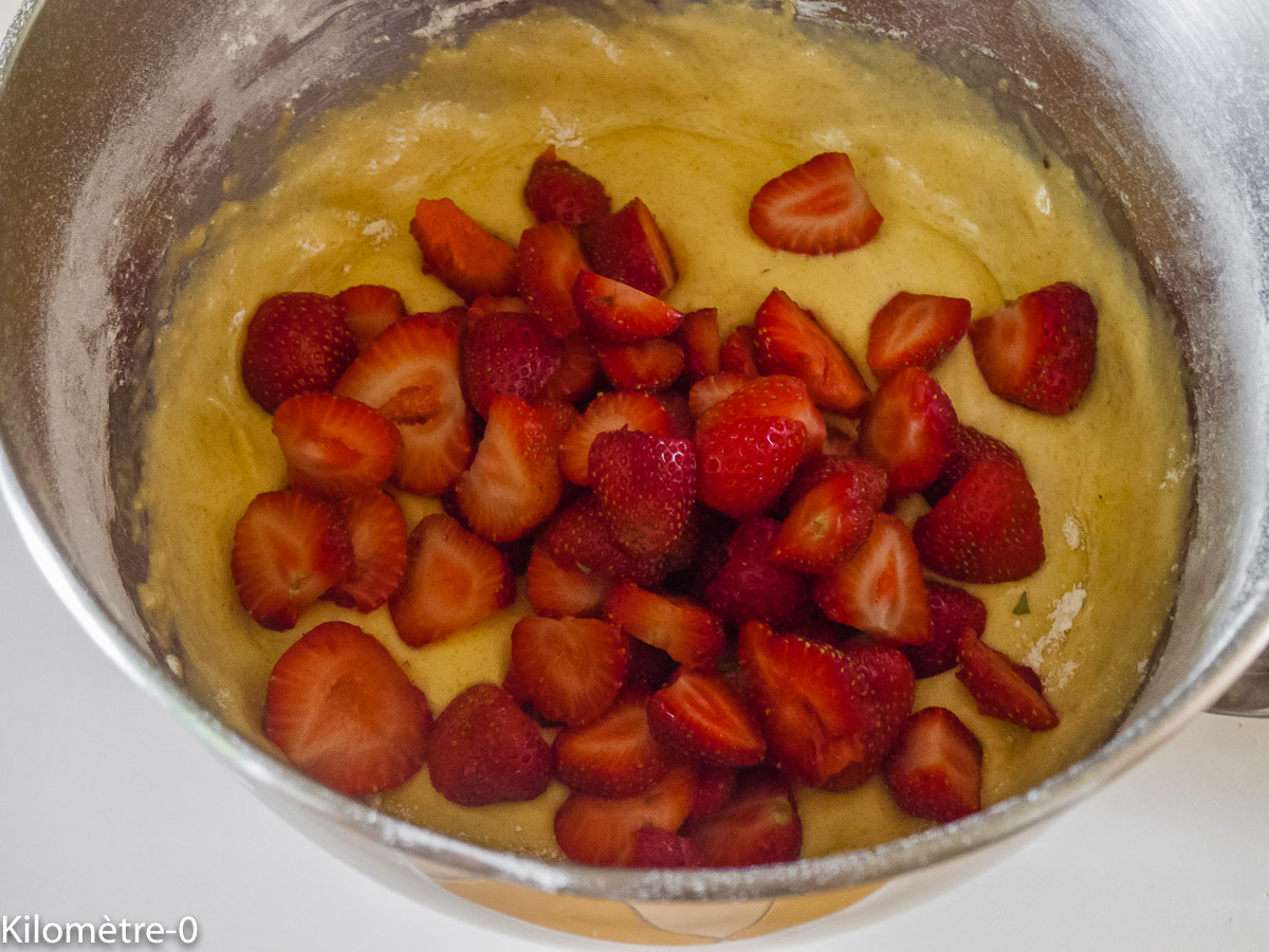 Photo de recette de cake aux fraises de Kilomètre-0, blog de cuisine réalisée à partir de produits locaux et issus de circuits courts