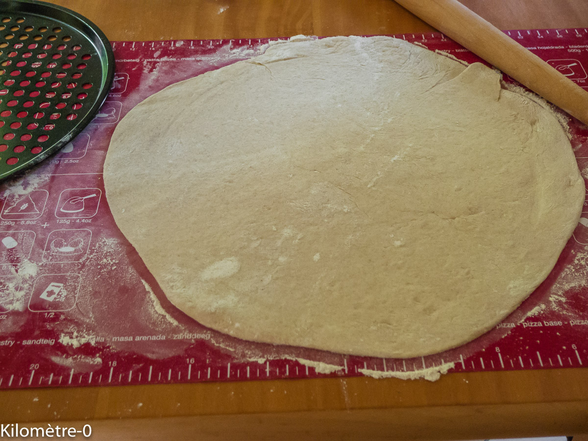 Pizza aubergines mozzarella : étape 3 — Préchauffer le four à 190°.
