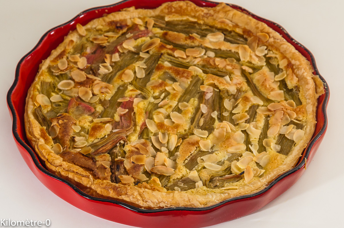 Photo de recette de tarte à la rhubarbe facile et rapide de Kilomètre-0, blog de cuisine réalisée à partir de produits locaux et issus de circuits courts