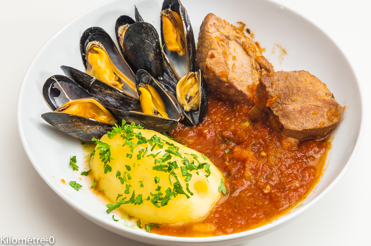 Photo de recette de mijoté de porc, sauce tomate, moules de Kilomètre-0, blog de cuisine réalisée à partir de produits locaux et issus de circuits courts
