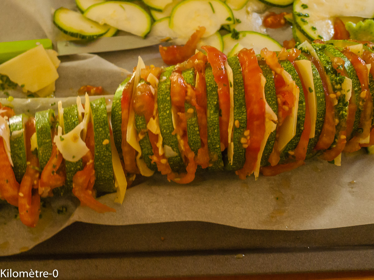 Photo de recette de hasselback de courgette de Kilomètre-0, blog de cuisine réalisée à partir de produits locaux et issus de circuits courts