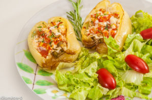 Photo de recette de poivrons farcis, chèvre frais, olive, facile, bio, végétarien  de Kilomètre-0, blog de cuisine réalisée à partir de produits locaux et issus de circuits courts