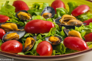 Photo de recette de salade de moules aux salicornes et aux tomates de Kilomètre-0, blog de cuisine réalisée à partir de produits locaux et issus de circuits courts