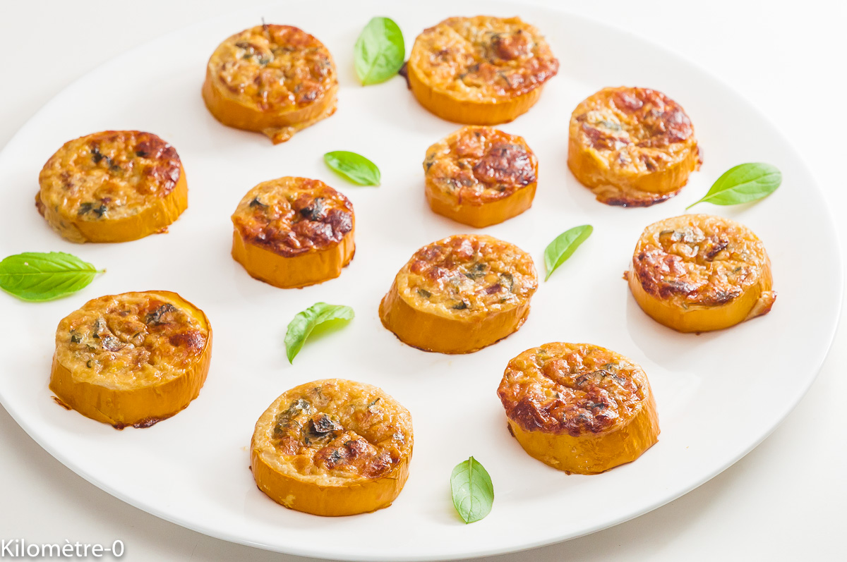 Photo de recette d'apéro facile, courgettes farcies, fromage de Kilomètre-0, blog de cuisine réalisée à partir de produits locaux et issus de circuits courts