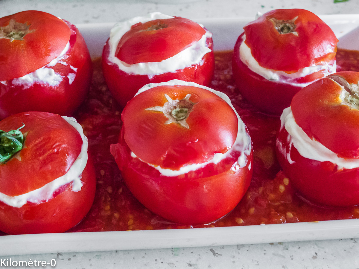 Photo de recette de tomates farcies végétariennes, été, ricotta, légère, healthy, maison de Kilomètre-0, blog de cuisine réalisée à partir de produits locaux et issus de circuits courts