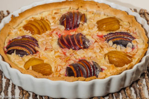 Photo de recette de tarte aux prunes, amandes, gâteau, dessert facile, ricotta, de Kilomètre-0, blog de cuisine réalisée à partir de produits locaux et issus de circuits courts