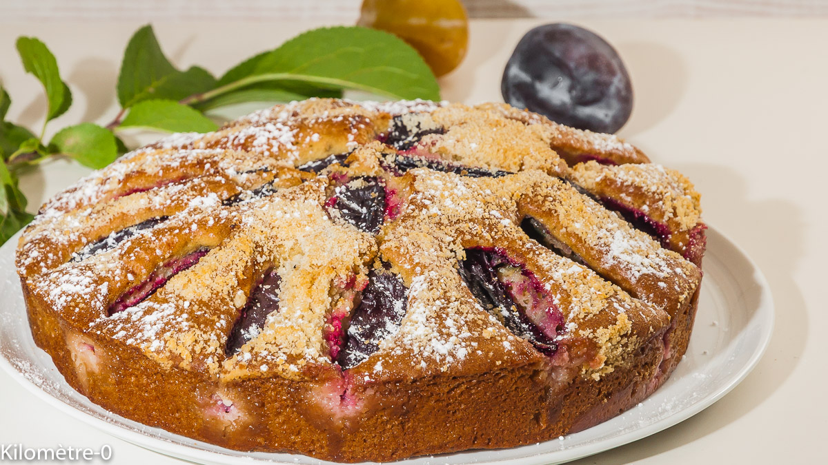 Photo de recette de gâteau aux prunes, amandes, facile, rapide, goûter, frutis de Kilomètre-0, blog de cuisine réalisée à partir de produits locaux et issus de circuits courts