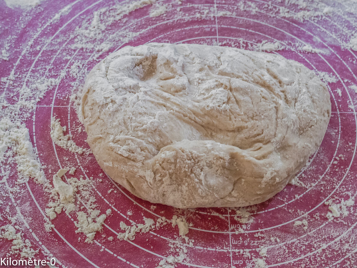 Photo de recette de pâte à pizza maison, de Kilomètre-0, blog de cuisine réalisée à partir de produits locaux et issus de circuits courts