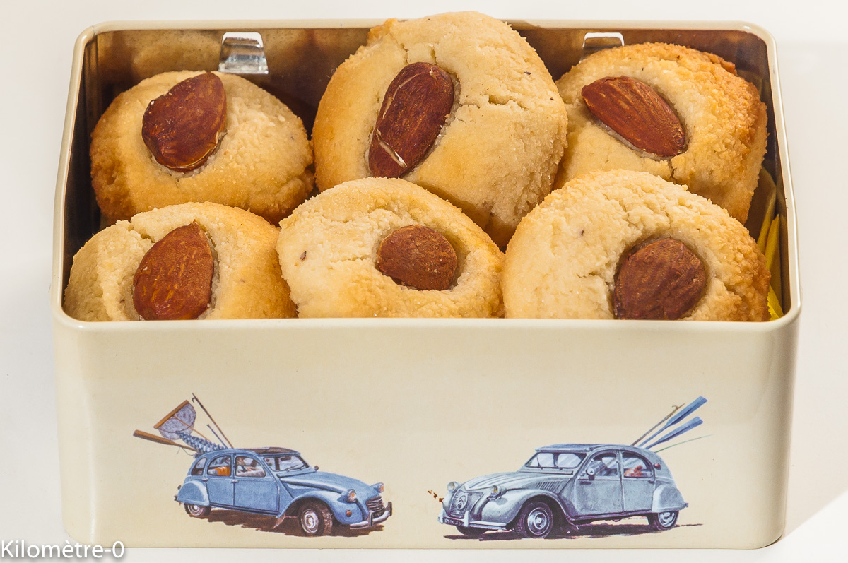 Photo de recette de gâteau, blanc d'oeuf, blancs d'oeufs, biscuits, facile,rapide, amandes de Kilomètre-0, blog de cuisine réalisée à partir de produits locaux et issus de circuits courts
