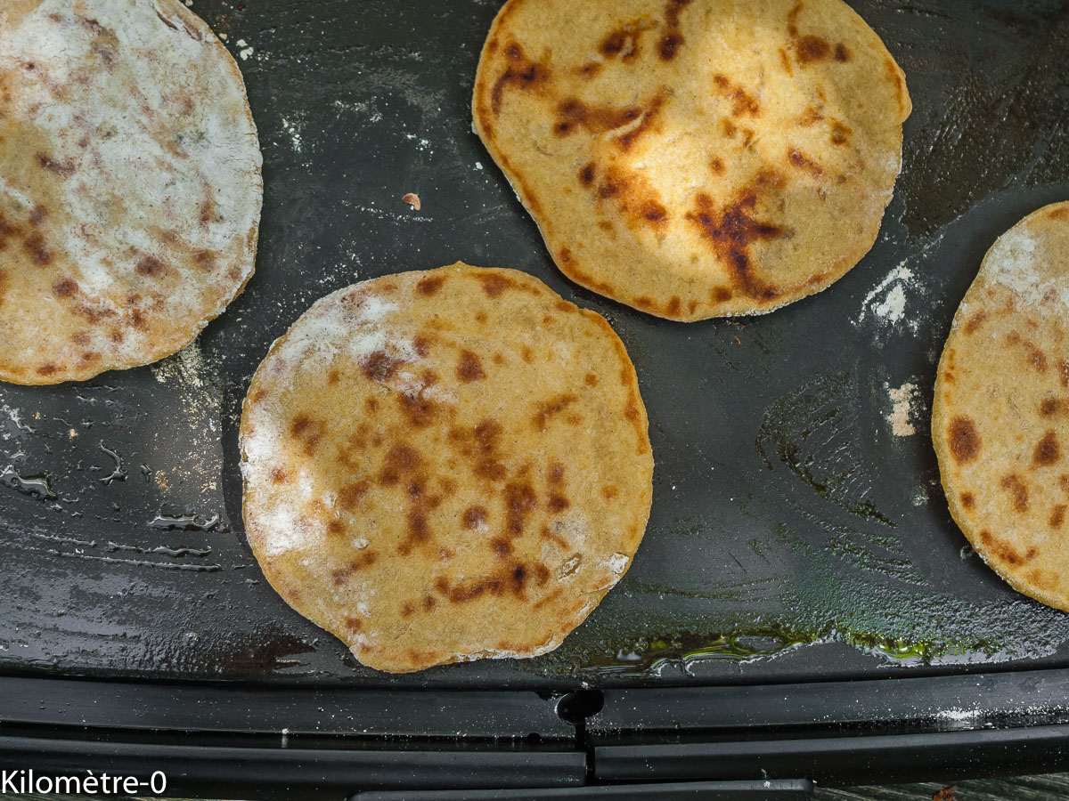 Photo de recette de pupusa facile, recette salvatorienne, Salvador de Kilomètre-0, blog de cuisine réalisée à partir de produits locaux et issus de circuits courts