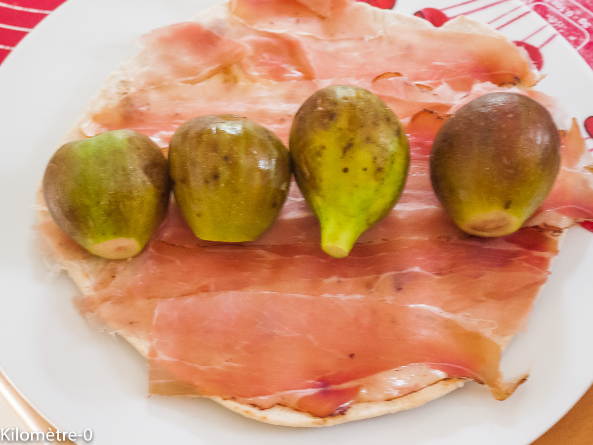 Photo de recette de piadina, speck, jambon italien, figues, apéro, facile, galette, Italie Kilomètre-0, blog de cuisine réalisée à partir de produits locaux et issus de circuits courts