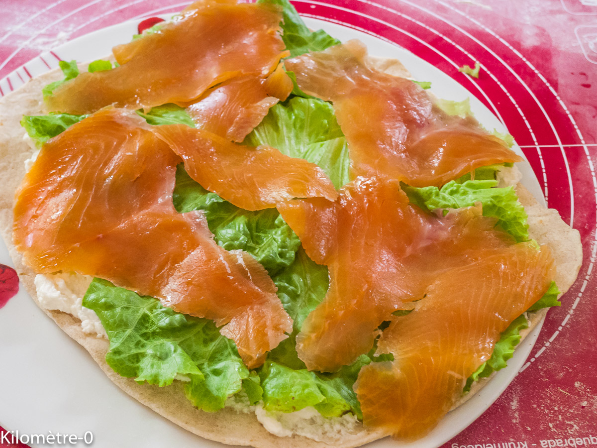 Photo de recette de piadina au saumon fumé, apéro, facile de Kilomètre-0, blog de cuisine réalisée à partir de produits locaux et issus de circuits courts