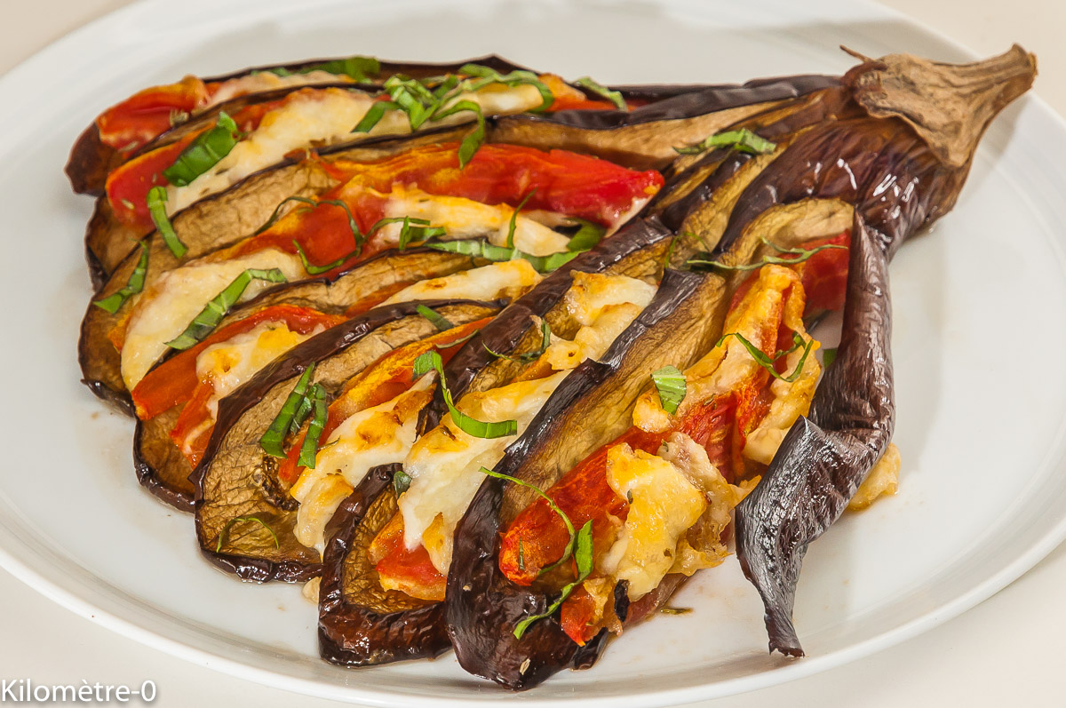 Photo de recette d'éventail d'aubergines, bio, maison, facile, mozzarella, tomates, été, Kilomètre-0, blog de cuisine réalisée à partir de produits locaux et issus de circuits courts