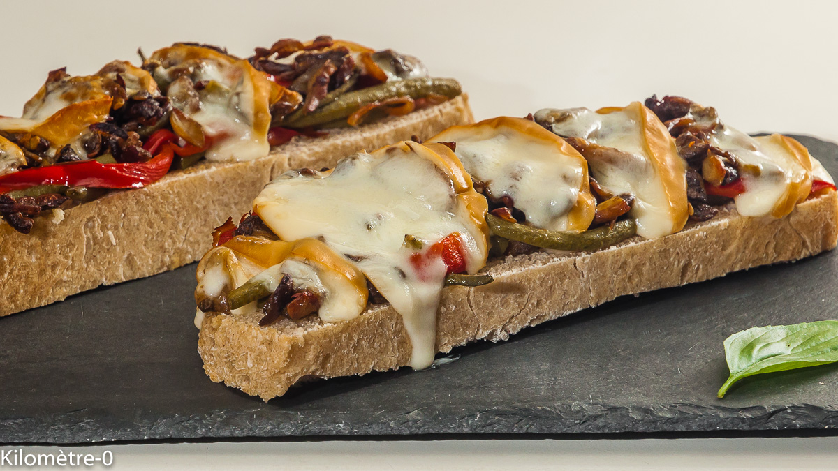 Photo de recette de bruschetta, champignons, végétarienne, healthy, légère de Kilomètre-0, blog de cuisine réalisée à partir de produits locaux et issus de circuits courts