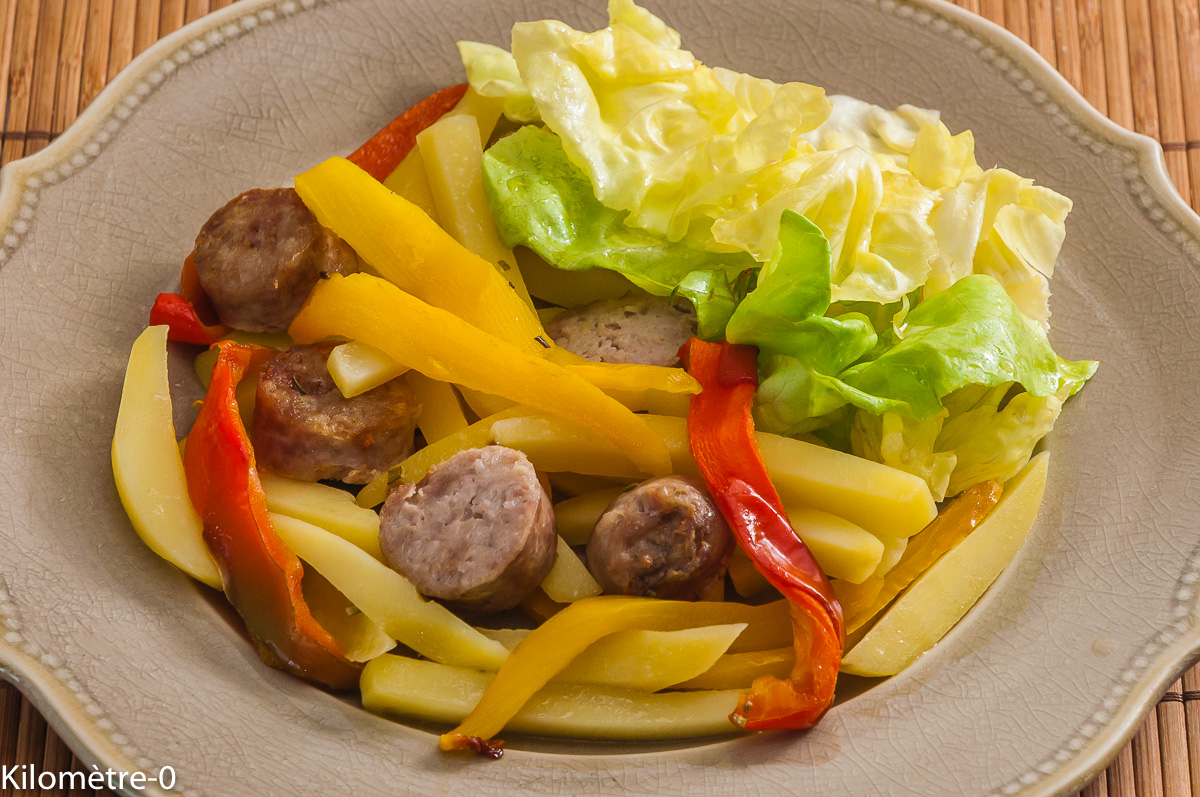 Photo de recette de saucisses, pomme de terre, facile, poivrons, rapide, de Kilomètre-0, blog de cuisine réalisée à partir de produits locaux et issus de circuits courts