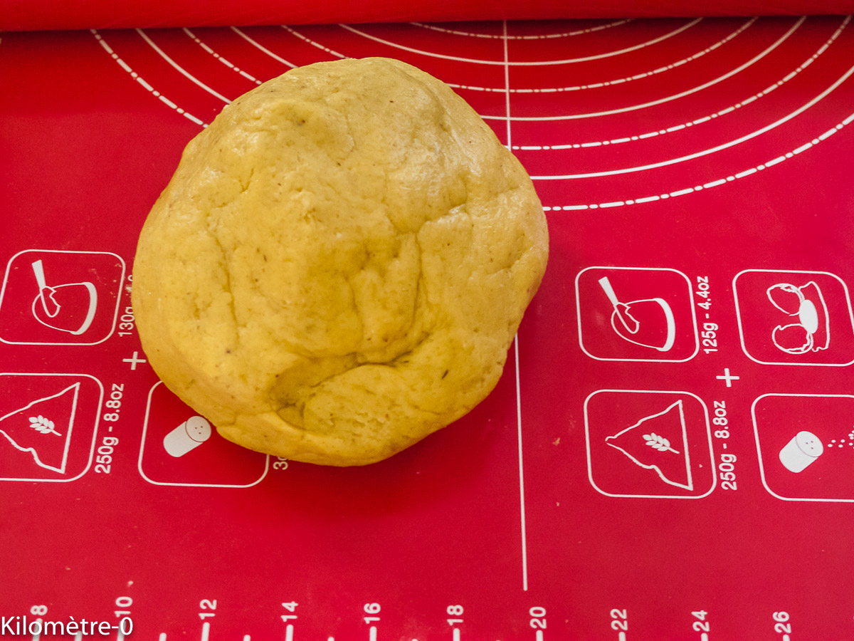 Photo de recette de pâte à tarte aux noisettes facile de Kilomètre-0, blog de cuisine réalisée à partir de produits locaux et issus de circuits courts