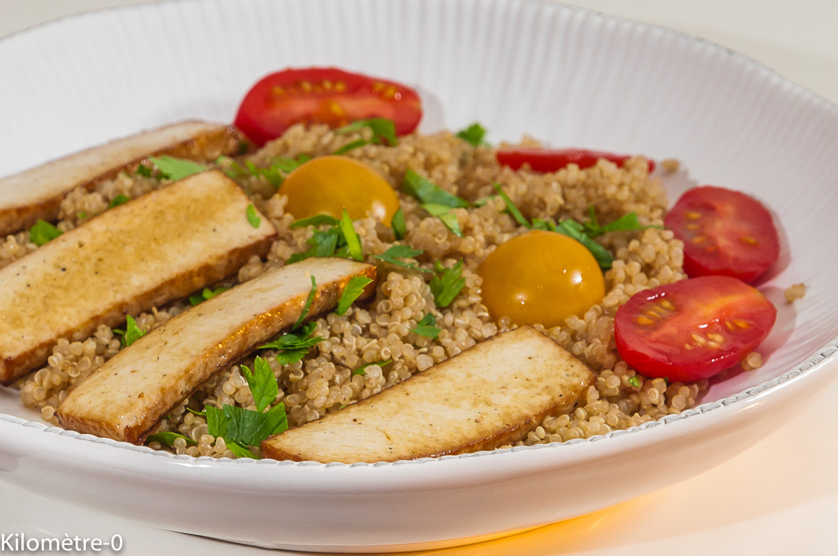Photo de recette de tofu fumé, végétarien de Kilomètre-0, blog de cuisine réalisée à partir de produits locaux et issus de circuits courts