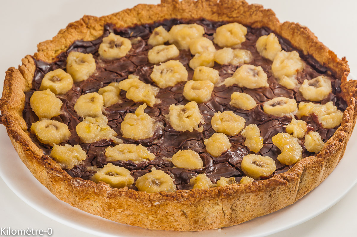 Photo de recette de tarte aux bananes, chocolat, noisettes, gourmande, Kilomètre-0, blog de cuisine réalisée à partir de produits locaux et issus de circuits courts