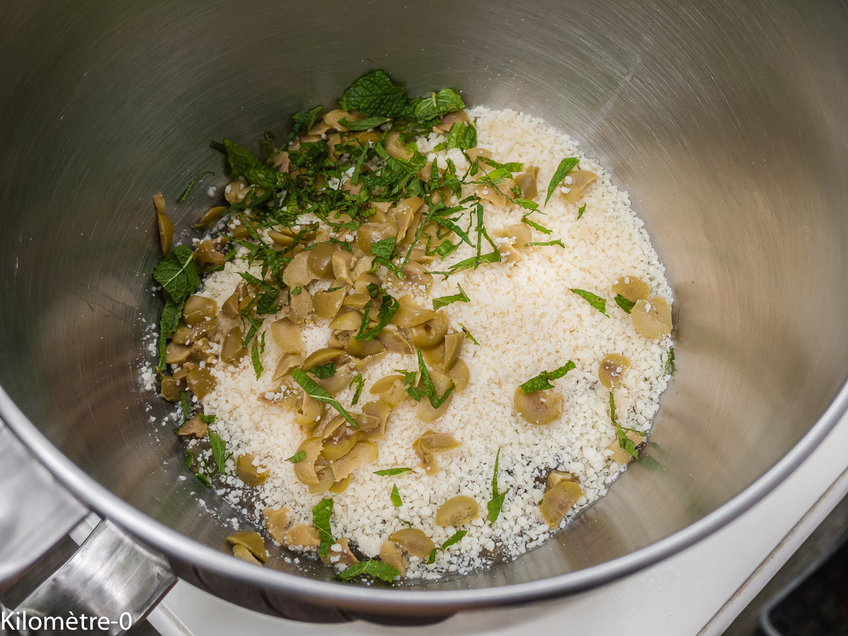 Polpette d&rsquo;aubergine au grana padano : étape 4 — Ajoutez l'oeuf, le grana rapé et mixez encore.