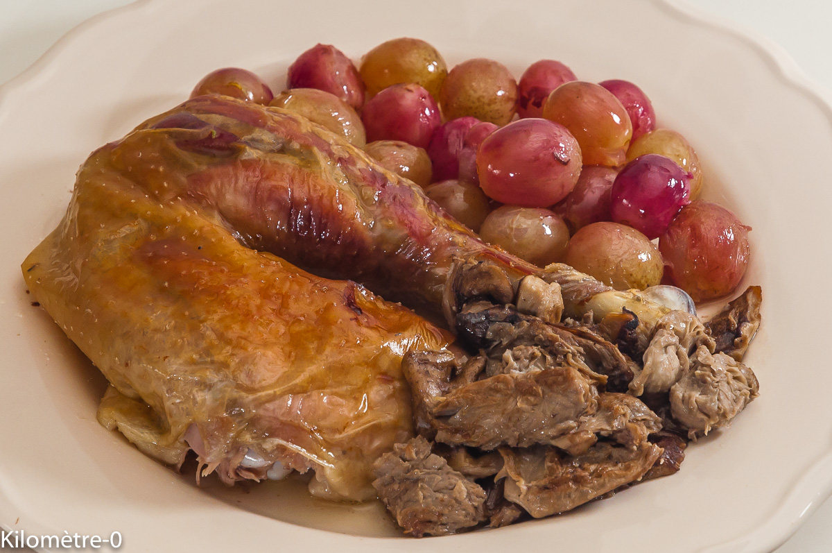 Photo de recette de poulet, coulemelles, champignon, raisins roses, automne, Kilomètre-0, blog de cuisine réalisée à partir de produits locaux et issus de circuits courts